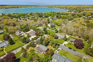 2 Ludlow Ln, Hampton Bays, NY 11946 - Photo 9