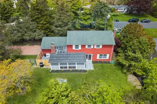 2 Ludlow Ln, Hampton Bays, NY 11946 - Photo 5
