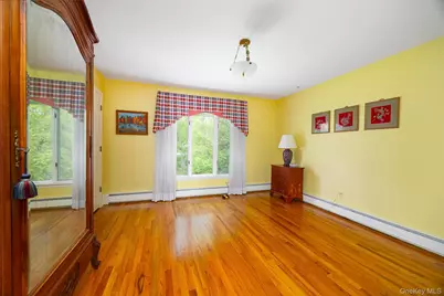 42 Yates Boulevard, Poughkeepsie, NY 12601 - Photo 25
