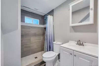 1391 N Windsor Avenue, Bay Shore, NY 11706 - Photo 25