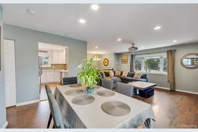 1391 N Windsor Avenue, Bay Shore, NY 11706 - Photo 9