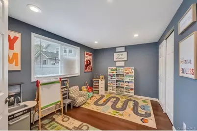 1391 N Windsor Avenue, Bay Shore, NY 11706 - Photo 19