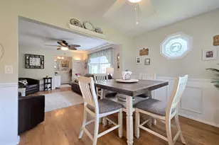 33 Pleasure Ave, Ronkonkoma, NY 11779 - Photo 9