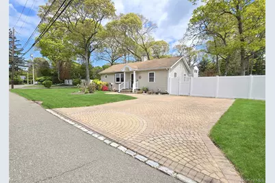 33 Pleasure Avenue, Ronkonkoma, NY 11779 - Photo 1