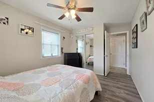 33 Pleasure Ave, Ronkonkoma, NY 11779 - Photo 13