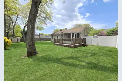 33 Pleasure Avenue, Ronkonkoma, NY 11779 - Photo 19