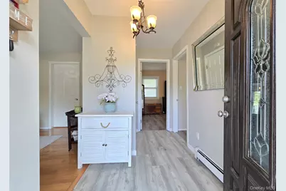 33 Pleasure Avenue, Ronkonkoma, NY 11779 - Photo 3