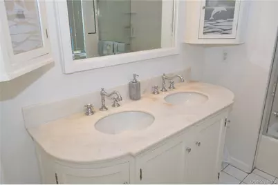 20 Greenwich Avenue, Bayville, NY 11709 - Photo 27