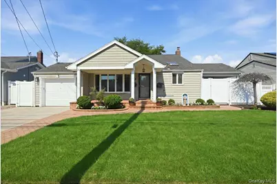 220 Eastlake Avenue, Massapequa Park, NY 11762 - Photo 1
