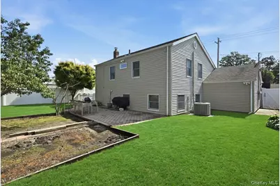 220 Eastlake Avenue, Massapequa Park, NY 11762 - Photo 31
