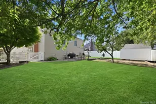 220 Eastlake Ave, Massapequa Park, NY 11762 - Photo 29
