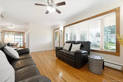 220 Eastlake Avenue, Massapequa Park, NY 11762 - Photo 7