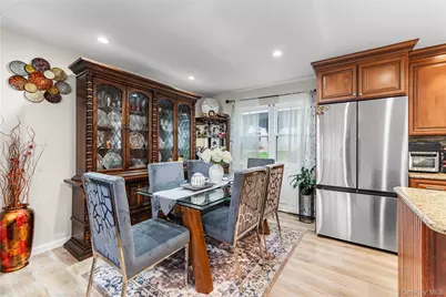 18 Valley Drive, Nanuet, NY 10954 - Photo 11