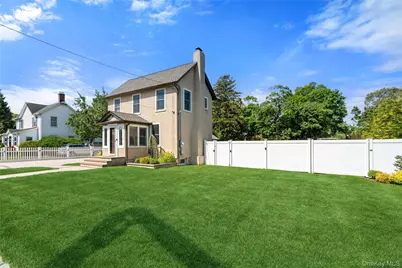 16 West Street, West Islip, NY 11795 - Photo 3