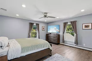 16 West St, West Islip, NY 11795 - Photo 13