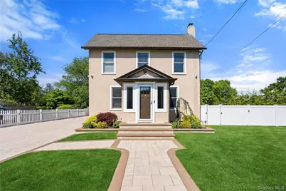 16 West Street, West Islip, NY 11795 - Photo 1