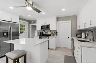 16 West St, West Islip, NY 11795 - Photo 7