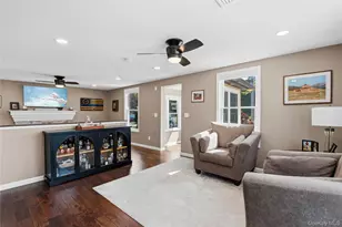 16 West St, West Islip, NY 11795 - Photo 11