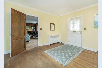 87 Robinson Avenue, Glen Cove, NY 11542 - Photo 3