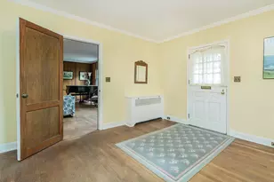 87 Robinson Ave, Glen Cove, NY 11542 - Photo 3