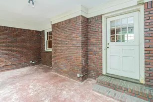 87 Robinson Ave, Glen Cove, NY 11542 - Photo 17