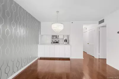 25 Rockledge Avenue #614E, White Plains, NY 10601 - Photo 11