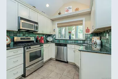 41 High Street, Locust Valley, NY 11560 - Photo 15