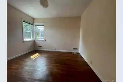 166-12 Union Turnpike, Fresh Meadows, NY 11366 - Photo 11