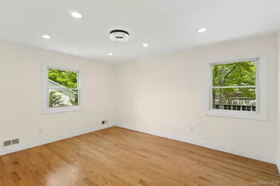 15 Locust Road, Old Bethpage, NY 11804 - Photo 23