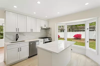 15 Locust Road, Old Bethpage, NY 11804 - Photo 9