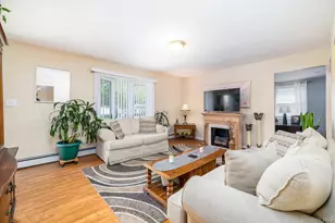 265 W Windsor Pkwy, Oceanside, NY 11572 - Photo 7