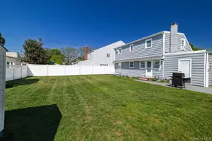 265 W Windsor Pkwy, Oceanside, NY 11572 - Photo 27