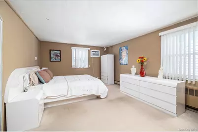 265 W Windsor Parkway, Oceanside, NY 11572 - Photo 17