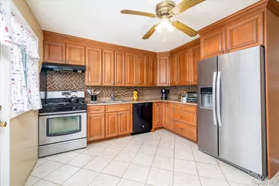 265 W Windsor Parkway, Oceanside, NY 11572 - Photo 9