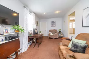 265 W Windsor Pkwy, Oceanside, NY 11572 - Photo 13