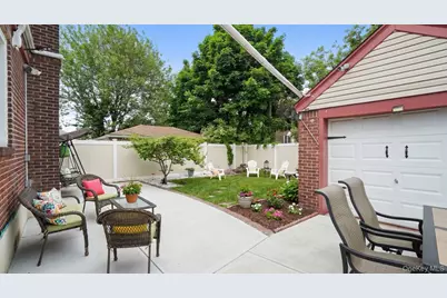 172-17 Amelia Road, Jamaica, NY 11434 - Photo 17