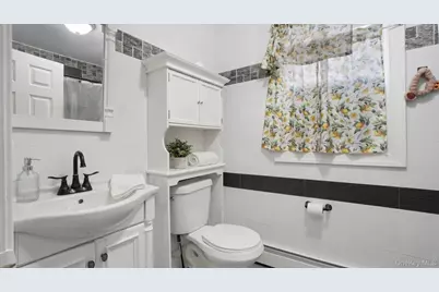 172-17 Amelia Road, Jamaica, NY 11434 - Photo 11