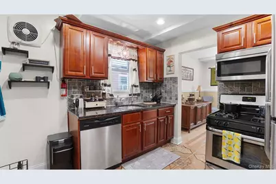 172-17 Amelia Road, Jamaica, NY 11434 - Photo 7