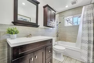 33 Peachtree Ln, Hicksville, NY 11801 - Photo 21