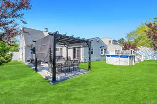 33 Peachtree Ln, Hicksville, NY 11801 - Photo 25