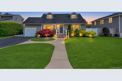 33 Peachtree Lane, Hicksville, NY 11801 - Photo 1