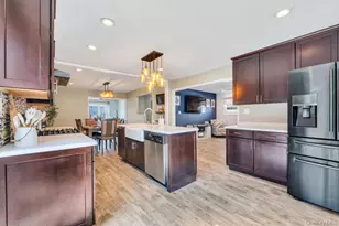33 Peachtree Ln, Hicksville, NY 11801 - Photo 3