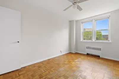25 Knolls Crescent #4M, Bronx, NY 10463 - Photo 13