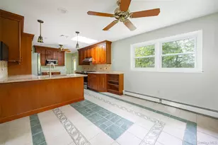 24 Johns Blvd, Poughkeepsie, NY 12603 - Photo 7