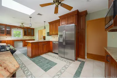 24 Johns Boulevard, Poughkeepsie, NY 12603 - Photo 5