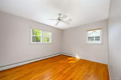 24 Johns Boulevard, Poughkeepsie, NY 12603 - Photo 15
