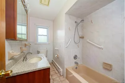 24 Johns Boulevard, Poughkeepsie, NY 12603 - Photo 17