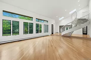 31 Sherwood Gate, Oyster Bay, NY 11771 - Photo 9