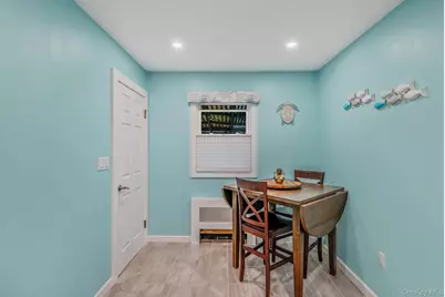 535 Kime Avenue, West Islip, NY 11795 - Photo 9