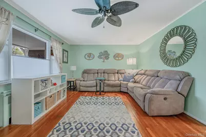 535 Kime Avenue, West Islip, NY 11795 - Photo 11